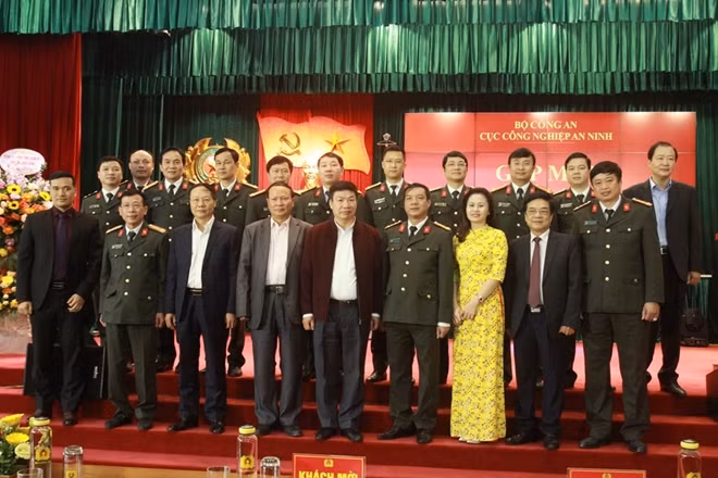 Các đại biểu tại buổi gặp mặt.