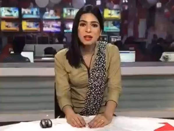 Marvia Malik là MC chuyển giới đầu tiên xuất hiện trên truyền hình Pakistan.