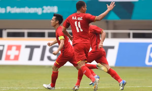 Văn Quyết ăn mừng bàn thắng gỡ hòa cho Olympic Việt Nam. Ảnh: VNE.