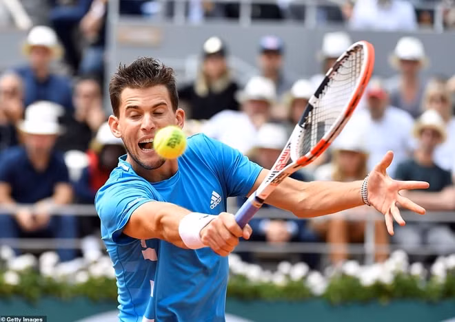 Và đối thủ của tay vợt xứ bò tót là Dominic Thiem. Tay vợt 25 tuổi người Áo đã tạo ra một cú sốc thực sự trước đó khi loại Djokovic ở bán kết.