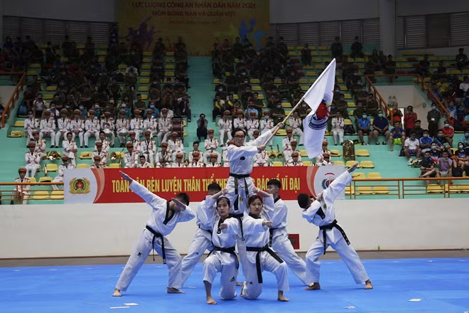 Một số tiết mục tại lễ khai mạc Hội thao.