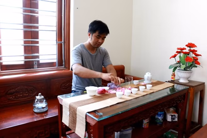 Riêng với loại trà sen của Duyệt thì nó còn có thêm vị thơm ngon đặc trưng của trà Shan Tuyết.