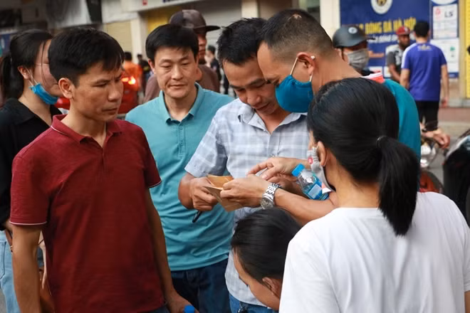 Trận đấu giữa CLB Hà Nội và HAGL được coi là tâm điểm của vòng 3 V.league 2020 khi cả hai đội sở hữu lực lượng gồm rất nhiều tuyển thủ quốc gia. Được biết HLV Park Hang-seo cũng sẽ dự khán trận đấu này.