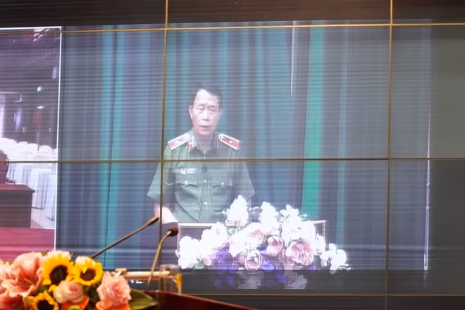 Thứ trưởng Lê Quốc Hùng phát biểu tại hội nghị.