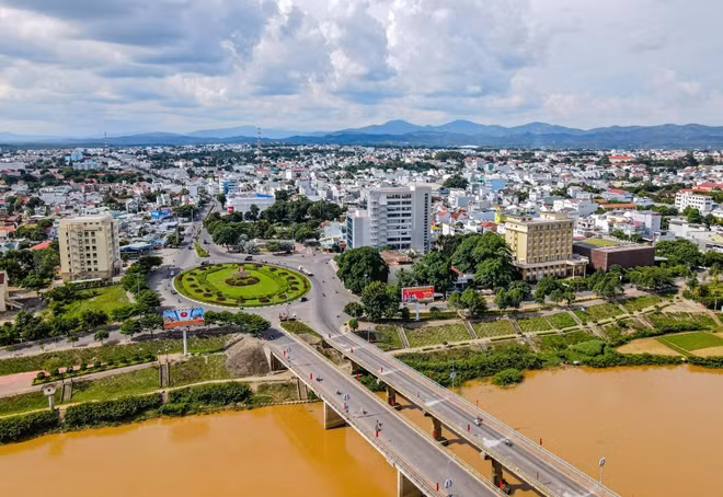 Tăng trưởng kinh tế dẫn đầu khu vực Tây Nguyên, Kon Tum trở thành điểm đến tiềm năng của giới đầu tư.