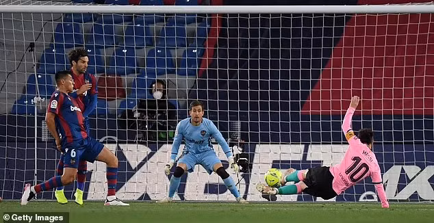 Messi vẫn xuất sắc như mọi lần đối đầu với Levante trước đây.