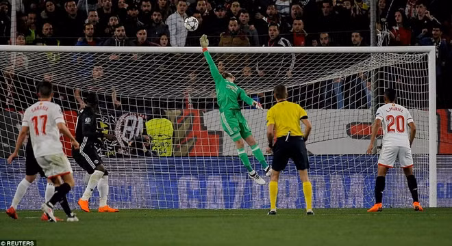 De Gea chơi cực kỳ xuất sắc trong trận này. Ảnh: Reuters.
