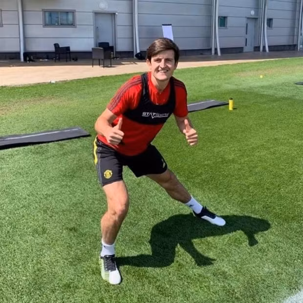 Trung vệ Harry Maguire (Man Utd) luyện tập với thiết bị EPTS. Ảnh: The Sun. Trung vệ Harry Maguire (Man Utd) luyện tập với thiết bị EPTS. Ảnh: The Sun.