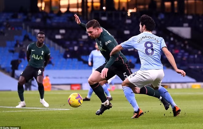 ManCity đối đầu với Tottenham, trong vòng 24 của giải Ngoại hạng Anh. Trước trận đấu này, Spur từng hai lần khiến cựu vương phải nhận thất bại mùa này.
