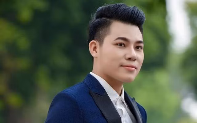 Ca sĩ Duy Cường.