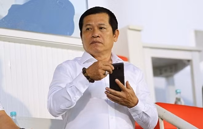 Trưởng ban trọng tài Dương Văn Hiền.