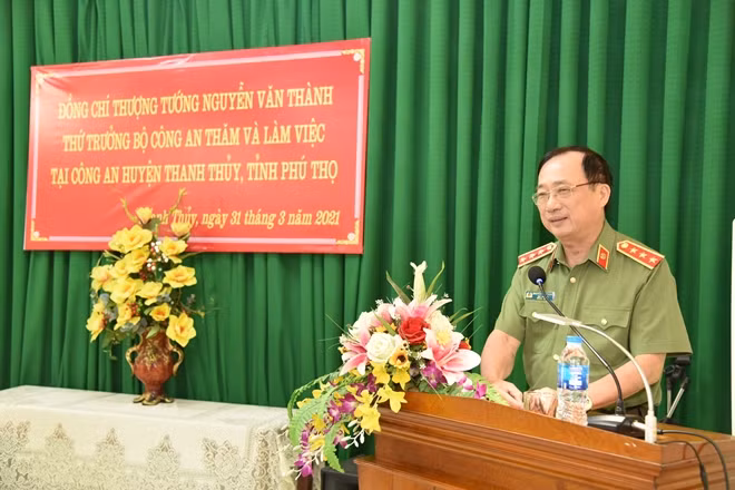 Thứ trưởng Nguyễn Văn Thành phát biểu tại buổi làm việc với Công an huyện Thanh Thủy.