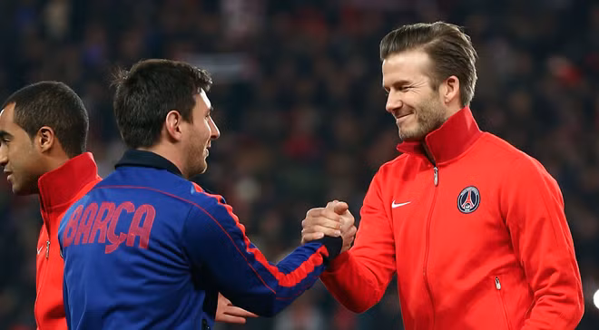 Messi và Beckham đã chạm chán nhau khi cựu cầu thủ người Anh còn khoác áo PSG. Ảnh: Goal.