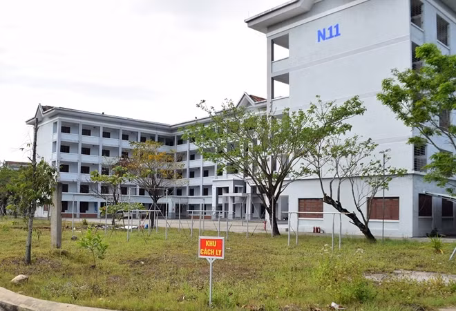 ): Nhà N11 được trưng dụng làm khu tiếp nhận, cách ly, theo dõi các trường hợp nghi ngờ nhiễm COVID – 19.