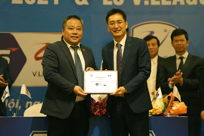 Hợp đồng tài trợ mới có thời gian kéo dài hơn và giá trị tăng hơn so với cách đây 1 năm.