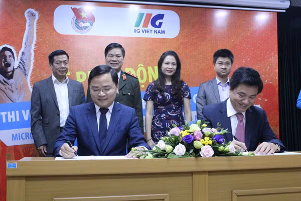 Đồng chí Nguyễn Anh Tuấn, Bí thư Trung ương Đoàn TNCS Hồ Chí Minh và Ông Đoàn Hồng Nam, Chủ tịch IIG Việt Nam ký kết hợp tác tổ chức cuộc thi MOSWC. Đồng chí Nguyễn Anh Tuấn, Bí thư Trung ương Đoàn TNCS Hồ Chí Minh và Ông Đoàn Hồng Nam, Chủ tịch IIG Việt Nam ký kết hợp tác tổ chức cuộc thi MOSWC.