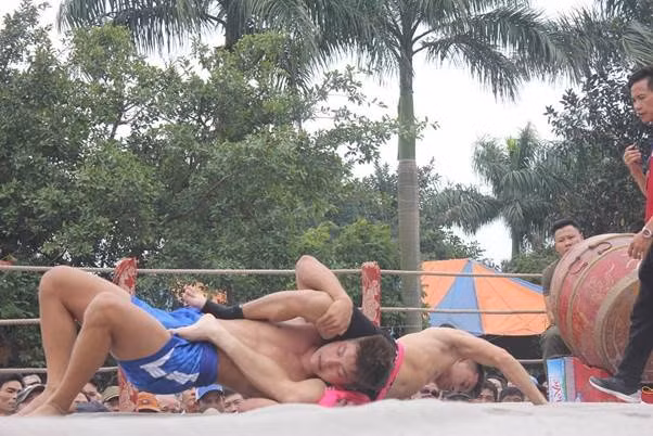 Một pha đấu hay của các đô vật.