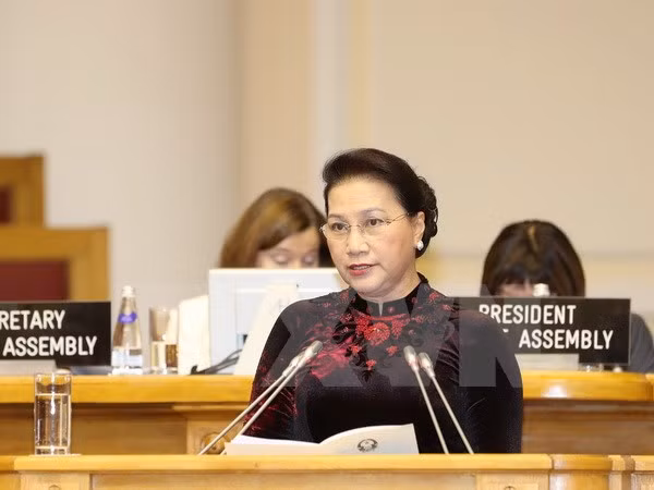 Chủ tịch Quốc hội Nguyễn Thị Kim Ngân phát biểu tại phiên họp toàn thể của Đại hội đồng IPU-137. Ảnh: TTXVN