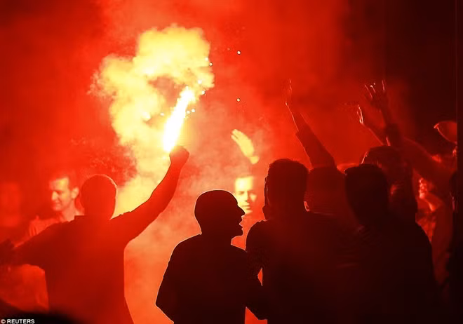 Pháp liên tục chứng kiến các vụ bạo động từ CĐV nước ngoài. Ảnh: Reuters.