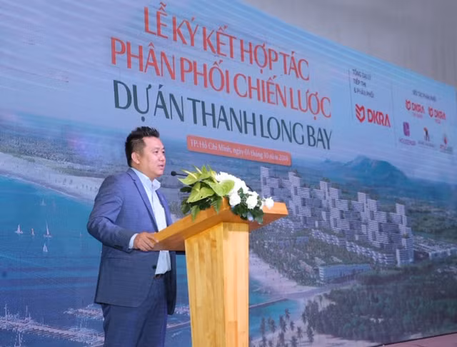 Ông Phạm Lâm - CEO DKRA Vietnam,Tổng đại lý tiếp thị & phân phối dự án Thanh Long Bay phát biểu tại buổi lễ.