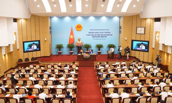Thường trực HĐND TP Hà Nội họp trong đó có phiên giải trình về vấn đề nước sạch. Thường trực HĐND TP Hà Nội họp trong đó có phiên giải trình về vấn đề nước sạch.