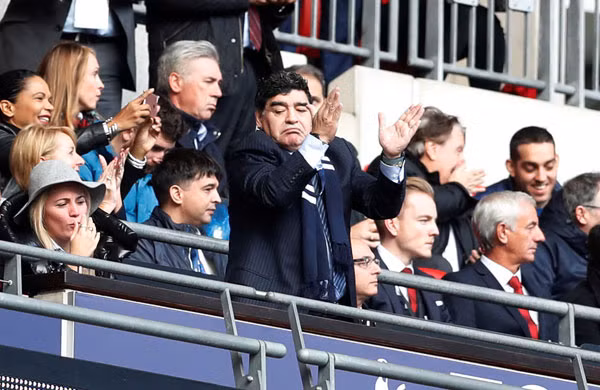 Khả năng thi đấu của Kane nhận được tán thưởng của huyền thoại Maradona. Ảnh: Reuters.