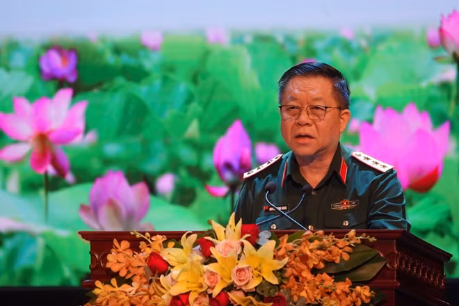 Thượng tướng Nguyễn Trọng Nghĩa chủ trì hội nghị.