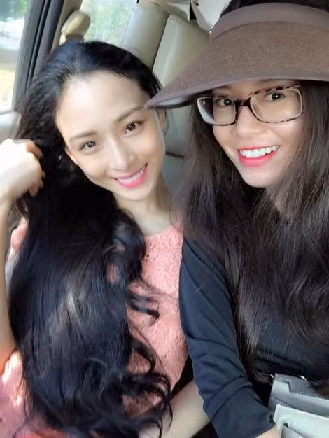 Nga và Dung trước khi bị bắt giữ.
