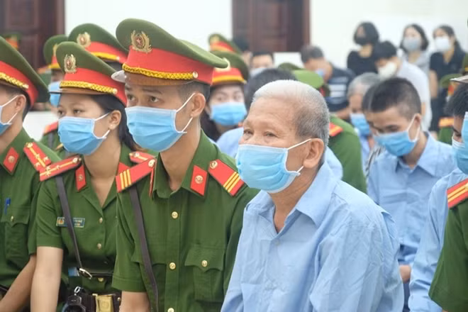 Bị cáo Bùi Viết Hiểu.
