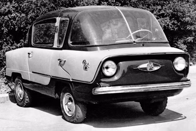 Belka một mẫu xe đa dụng (MPV) đầu tiên của Liên Xô do Yuri Dolmatovsky thiết kế vào năm 1940. Thiết kế được đánh giá cao trên các ấn phẩm nước ngoài tuy nhiên chỉ có 1 chiếc duy nhất được sản xuất vào năm 1954. Điều thú vị là 7 năm sau tại Mỹ, hãng Chevrolet cho ra đời chiếc Corvair Greenbrier có ý tưởng tương tự Dolmatovsky