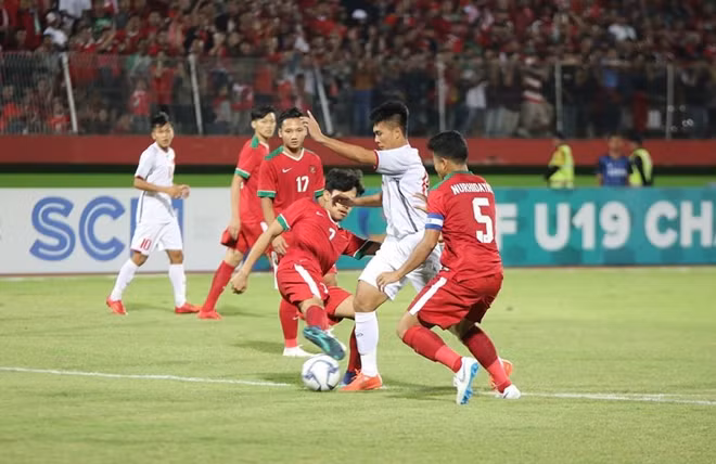 U19 Việt Nam thua sát nút tuyển Indonesia. Ảnh: Vietnamnet.