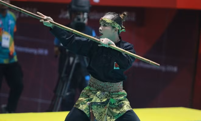 Vương Thị Bình không thể góp mặt trên bục nhận huy chương dù cố gắng thi đấu. Ảnh: VNE.