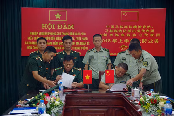 Hai bên đã ký kết biên bản ghi nhớ buổi hội đàm 6 tháng đầu năm 2018. Hai bên đã ký kết biên bản ghi nhớ buổi hội đàm 6 tháng đầu năm 2018.