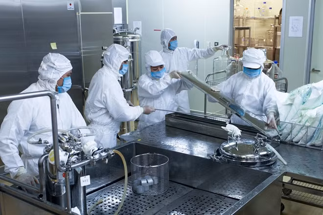Sản xuất nhiều loại thuốc trong nước đảm bảo tiêu chuẩn quốc tế. Ảnh minh họa: CTV.