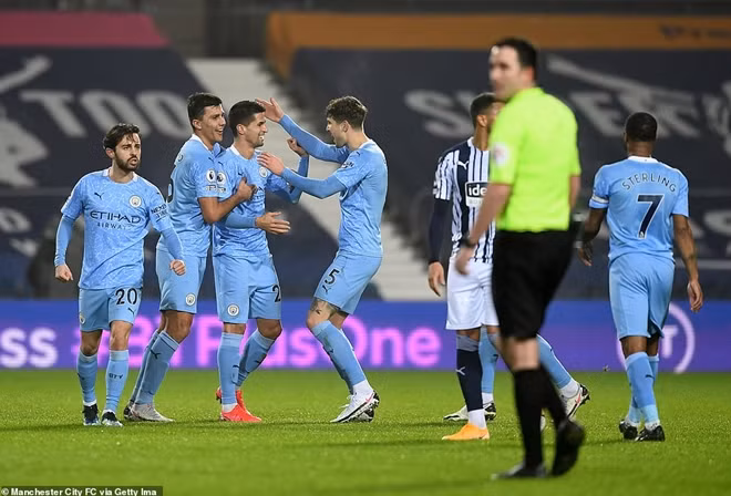 Một chiến thắng đậm đà của ManCity và quan trọng hơn họ đã lần đầu vươn lên đỉnh bảng ở mùa giải này.