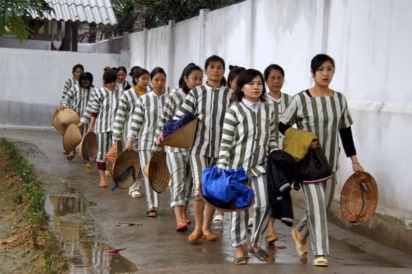 Phạm nhân nữ ở Trại giam số 6 sau giờ lao động cải tạo.