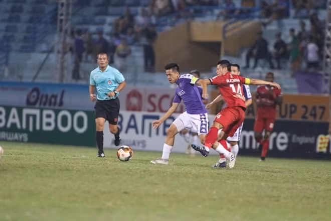 Văn Quyết đã ghi bàn ấn định tỷ số 3-0 cho Hà Nội FC. Ảnh: CTV.