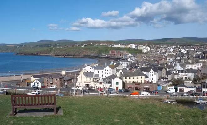 Isle of Man được cho là lấy tên từ Manannán, vị thần biển Celtic đã làm ra sương mù để che giấu hòn đảo khỏi những kẻ xâm lược.