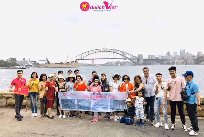 Du khách đi tour dịp này được trang bị đầy đủ khẩu trang, nước rửa tay khô và thực hiện nghiêm khuyến cáo của Bộ Y tế.