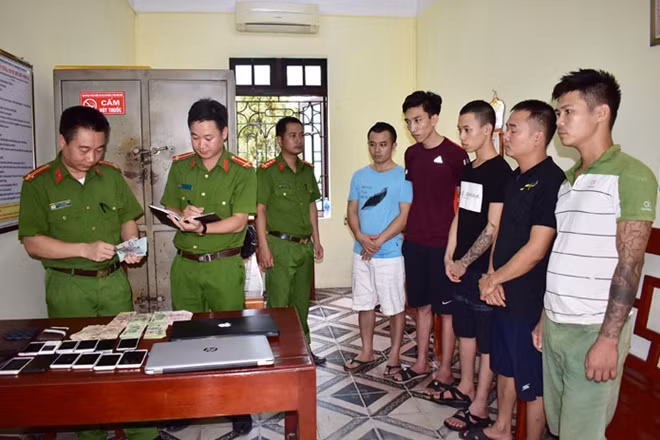 Các đối tượng bị bắt giữ.