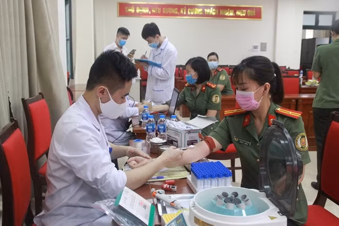 Một số hình ảnh trong buổi hiến máu tình nguyện