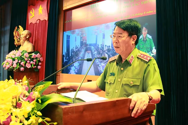 Thứ trưởng Bùi Văn Nam phát biểu tại Hội nghị.