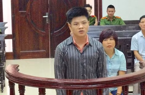 Bị cáo Tú tại phiên toà phúc thẩm. Bị cáo Tú tại phiên toà phúc thẩm.