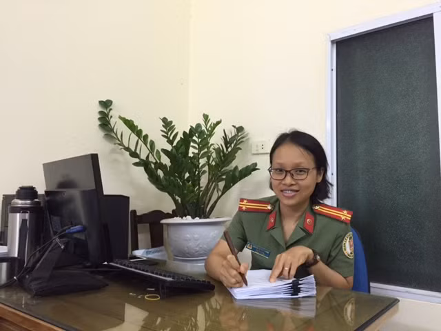 Trung tá Nguyễn Thị Thùy Dương.