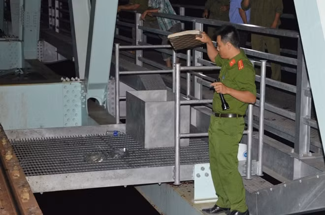 Địa điểm trên cầu vượt, nơi Huỳnh Tuấn Việt bị tàu hỏa cán