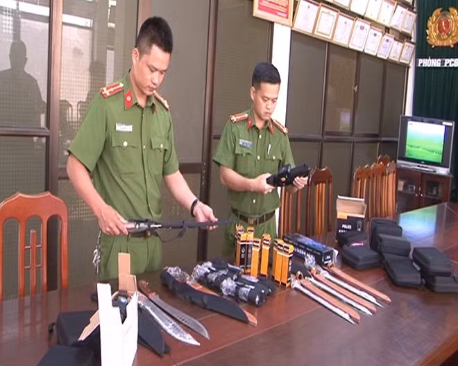 Công an tỉnh LS Kiểm tra số tang vật bị thu giữ