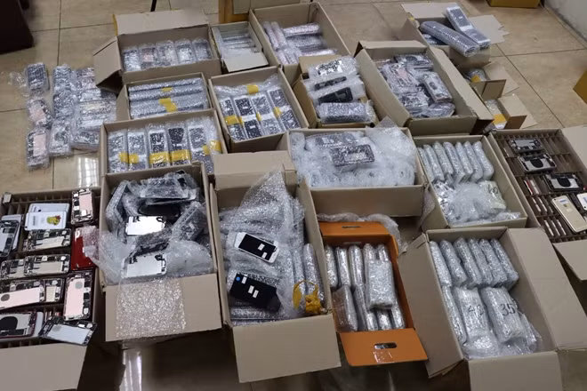 Hàng nghìn điện thoại iPhone được “xé lẻ” linh kiện nhập lậu từ Hàn Quốc về Việt Nam