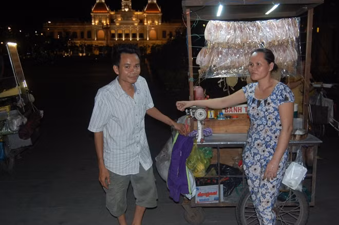Xe mực khô là tương lai của hai đứa con họ.
