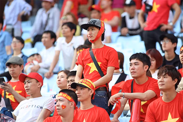 Nỗi buồn của CĐV Việt Nam. Ảnh: VNE.