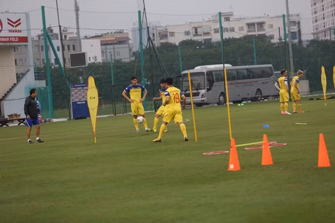 Dứt điểm cận thành....
